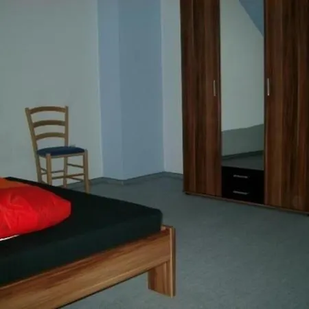 Appartement In Mit Garten