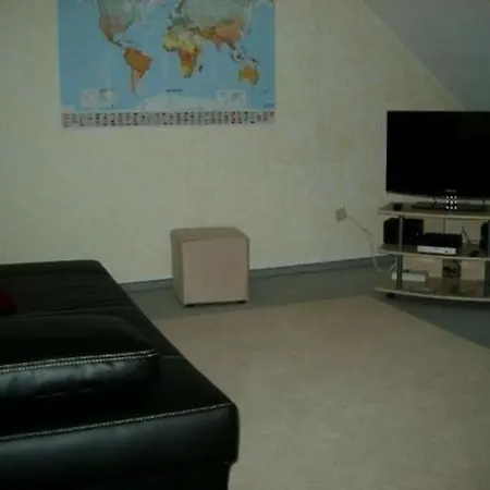 Appartement In Mit Garten *